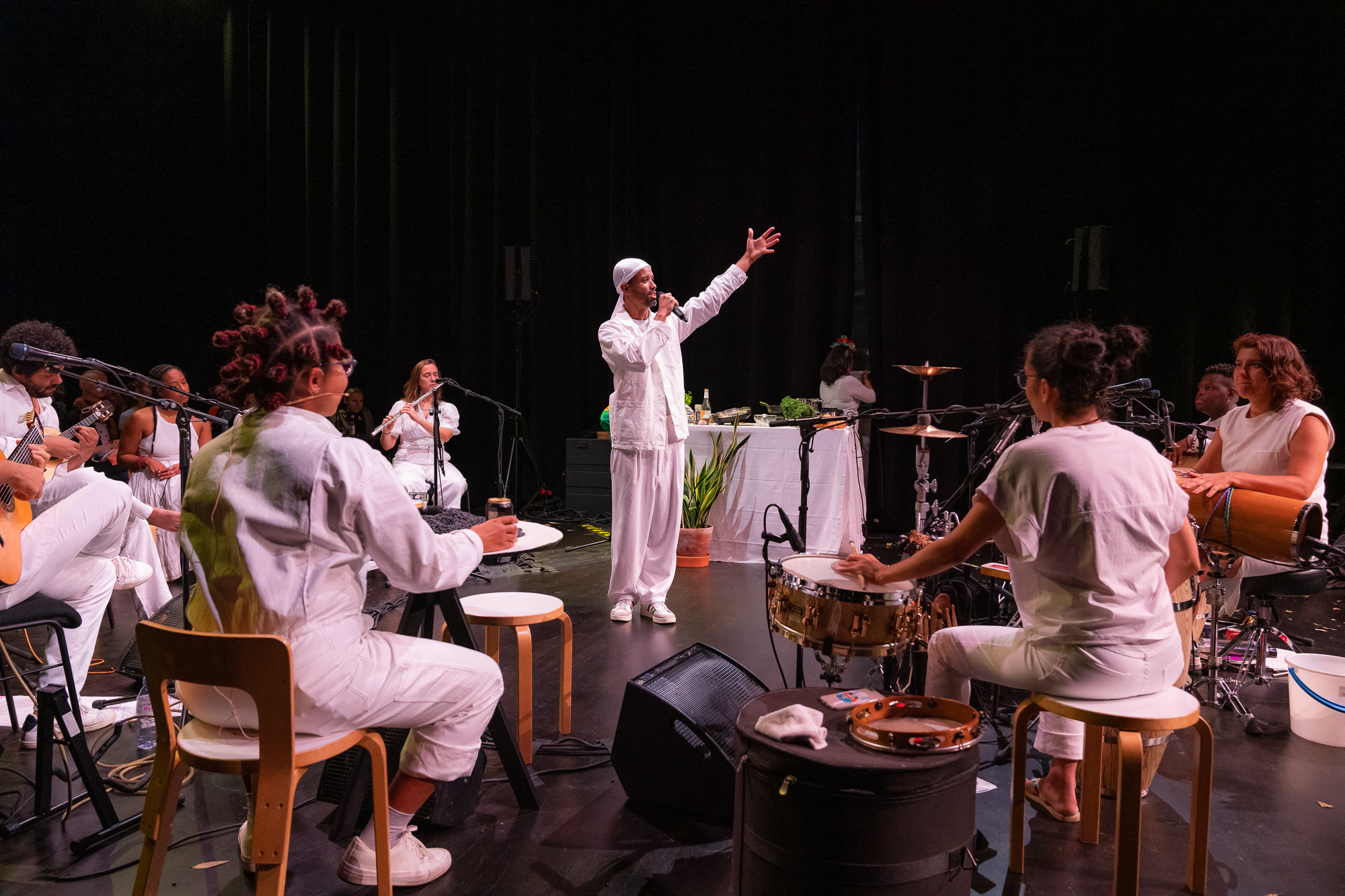 Conversation between Calixto Neto and Kerstin Schroth about Feijoada